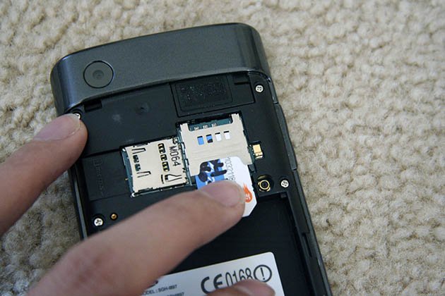 Saque la tarjeta SD para reparar la pantalla negra de la muerte de Samsung